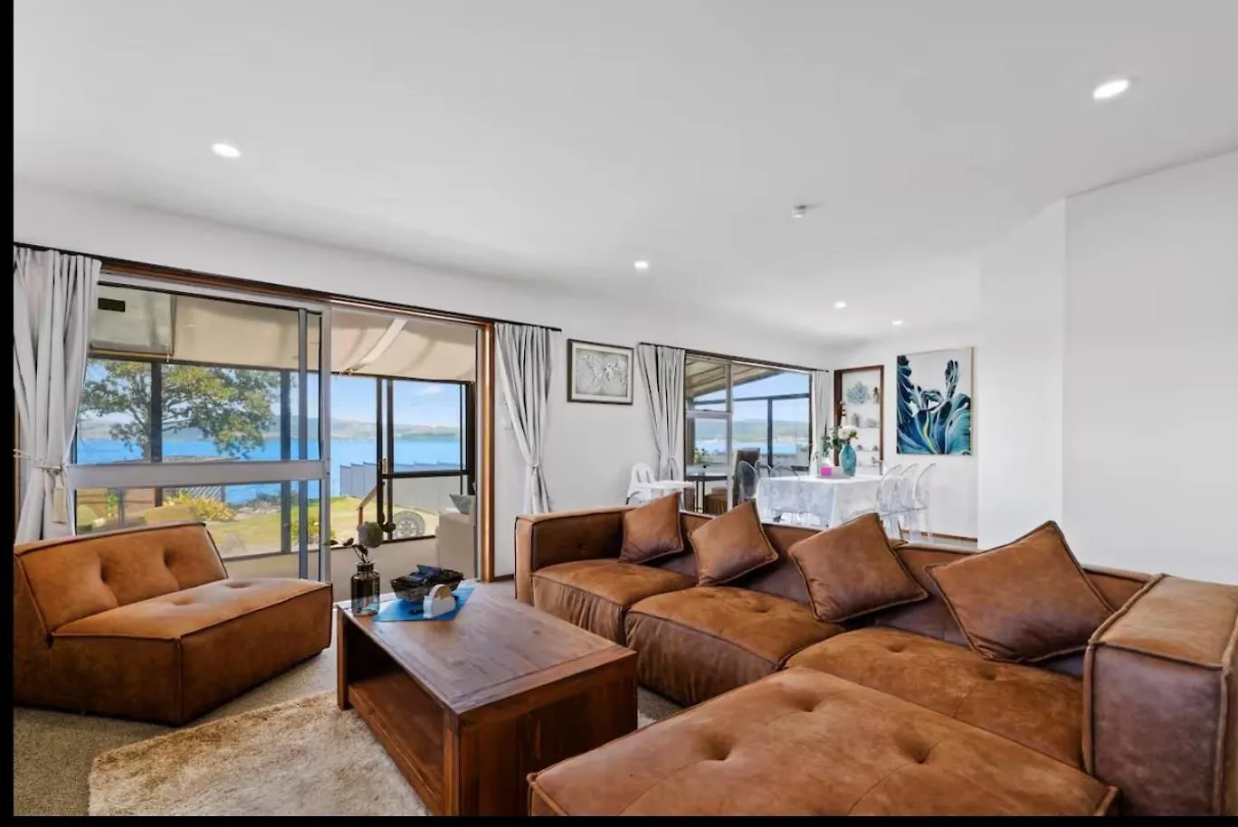 Ferienhaus Fabulous Lake Front House-Private Lake Access Rotorua